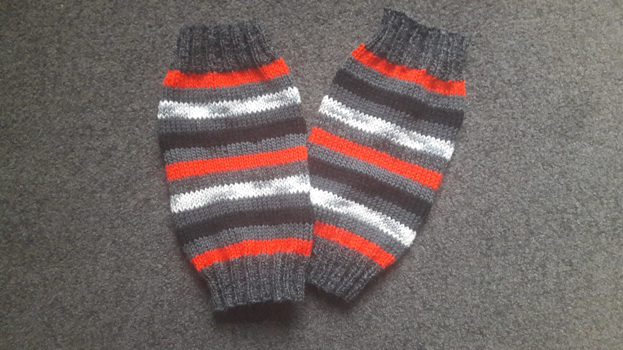 Leg warmers knitting pattern using 8 ply yarn – Clever Hands Knitting